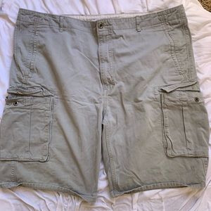 Levi’s cargo shorts men’s 42